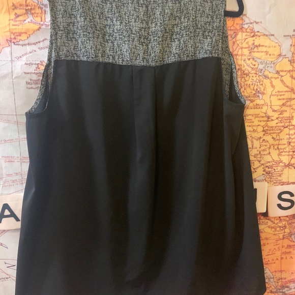 🧡5️⃣$5 TOP! Premise 2X Grey Top - Picture 3 of 3